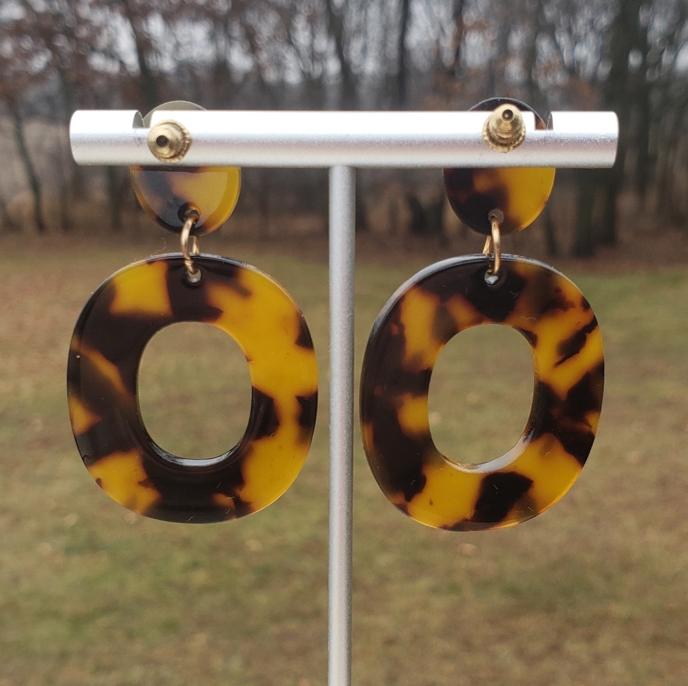 49. Tortiose Shell Dangle Stud Earrings - Picture 2 of 5